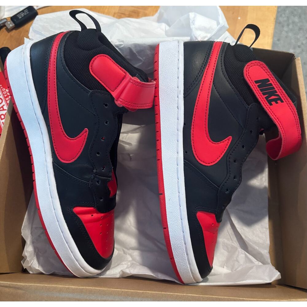 Nike Court Borough Mid 2 GS "Bred" Black/University Red Size 5Y 6.5 W Pre-Owned